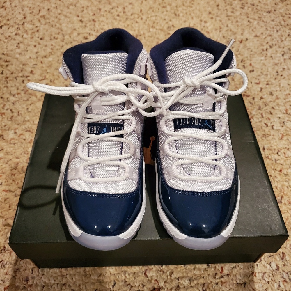 SOLD - Jordan 11 Retro sz 1Y